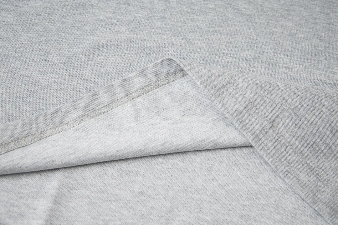 P150 Model No. Y779 Ralph Lauren/Ralph Lauren Basic pony embroidered logo short sleeves Three needles and five threads Men's and women's piqué cotton fabric Easier to wear, more comfortable and less bulky than ordinary fabrics Customized thread weaving and dyeing Classic pony embroidery Logo Cross stitching details on the neckline Three needles and five threads all over The whole body is made of three needles and five threads Complete accessories make it a trendy style Easy to control and match at will Full of design, a simple must-have! Color: Black White Navy Gray Size: S-XL